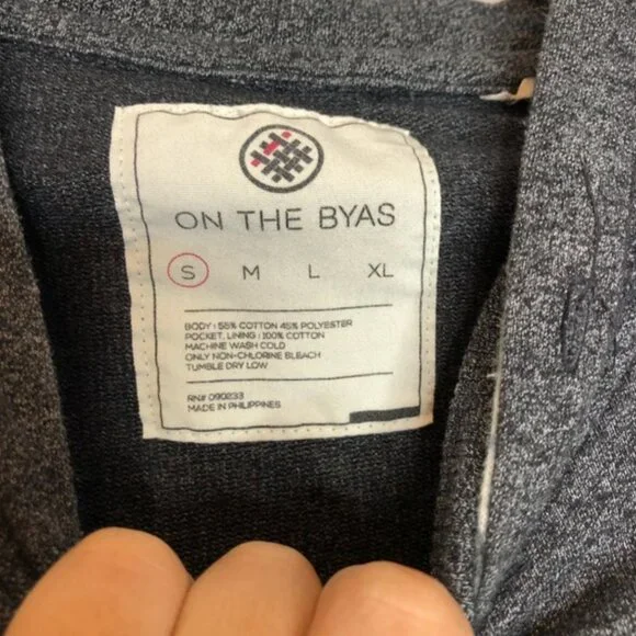 On the Byas Hawaiian Print Lightweight Gray Hoodie, Men's Small - Picture 4 of 8